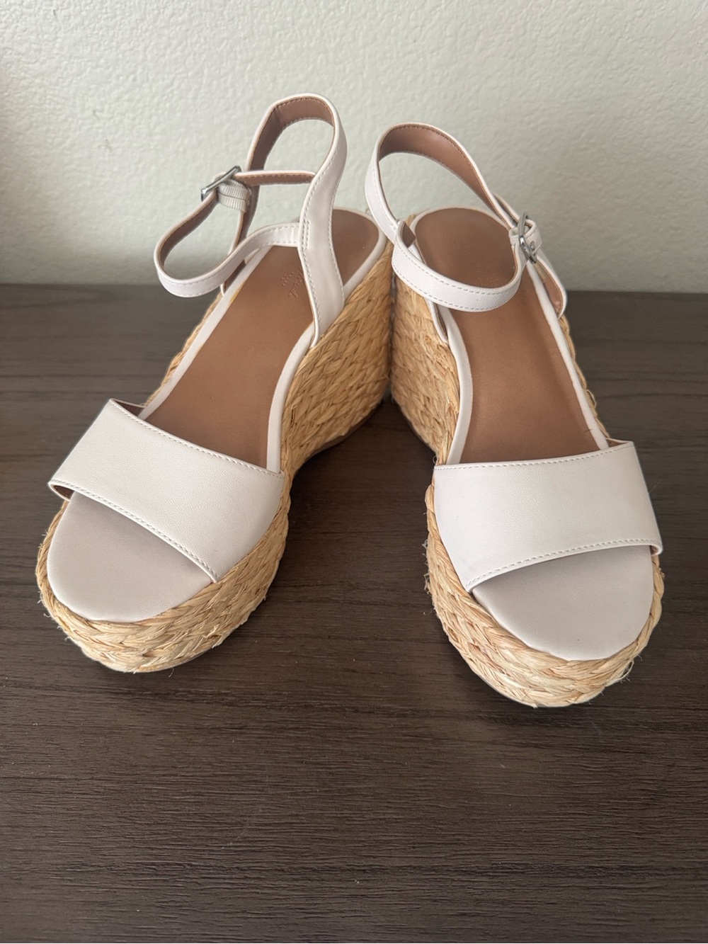Universal Thread Alisha White Raffia Platform Wedge Sandals - Size 6.5